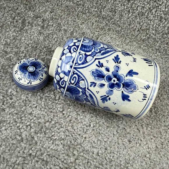 Ginger Jar Blue White Delft DP Pottery 13 B.W. Hand Painted Floral Vase with Lid - Picture 11 of 16